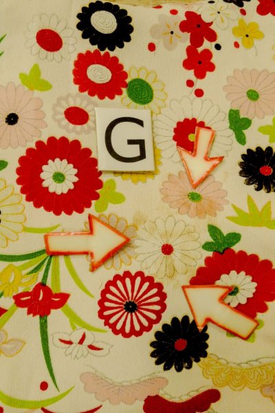 Photo20: O1225P Vintage Japanese kimono Ivory Kimono for Girls for women / Silk. Chrysanthemum (Grade C) (20)