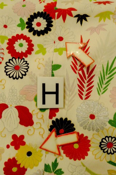 Photo21: O1225P Vintage Japanese kimono Ivory Kimono for Girls for women / Silk. Chrysanthemum (Grade C) (21)