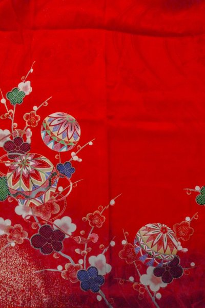Photo3: O1225Q Vintage Japanese kimono Shiny Vivid Red Kimono for Girls for women / Synthetic. Chrysanthemum, Japanese traditional ball pattern (Grade B) (3)