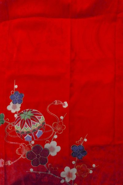 Photo4: O1225Q Vintage Japanese kimono Shiny Vivid Red Kimono for Girls for women / Synthetic. Chrysanthemum, Japanese traditional ball pattern (Grade B) (4)