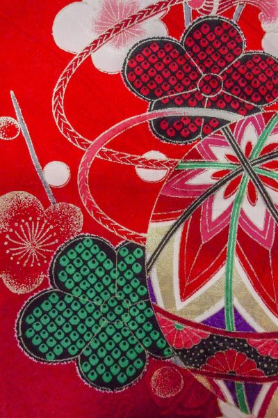 Photo5: O1225Q Vintage Japanese kimono Shiny Vivid Red Kimono for Girls for women / Synthetic. Chrysanthemum, Japanese traditional ball pattern (Grade B) (5)