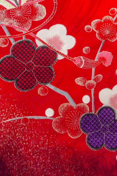 Photo7: O1225Q Vintage Japanese kimono Shiny Vivid Red Kimono for Girls for women / Synthetic. Chrysanthemum, Japanese traditional ball pattern (Grade B) (7)