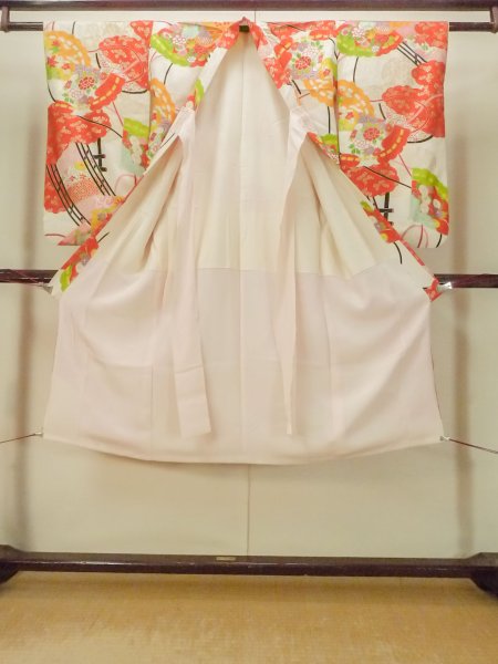 Photo2: O1225S Vintage Japanese kimono White Kimono for Girls for women / Silk. Peony (Grade C) (2)