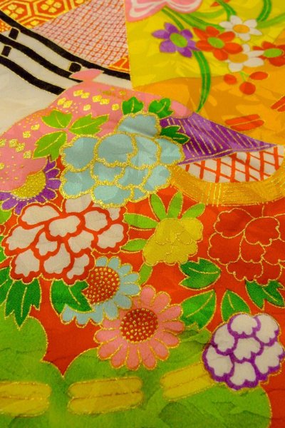 Photo7: O1225S Vintage Japanese kimono White Kimono for Girls for women / Silk. Peony (Grade C) (7)