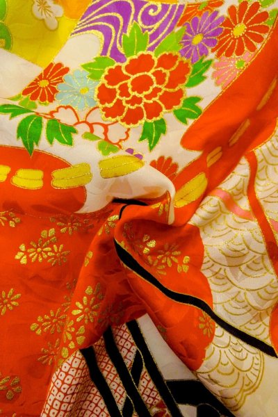 Photo10: O1225S Vintage Japanese kimono White Kimono for Girls for women / Silk. Peony (Grade C) (10)