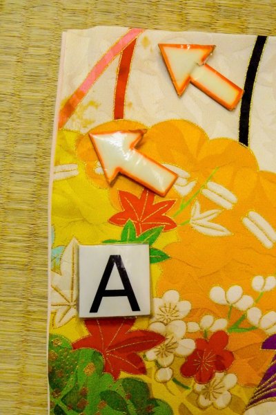 Photo13: O1225S Vintage Japanese kimono White Kimono for Girls for women / Silk. Peony (Grade C) (13)