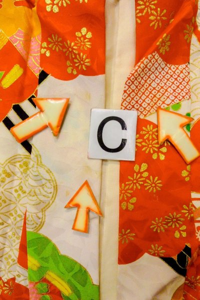 Photo15: O1225S Vintage Japanese kimono White Kimono for Girls for women / Silk. Peony (Grade C) (15)