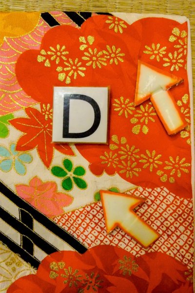 Photo16: O1225S Vintage Japanese kimono White Kimono for Girls for women / Silk. Peony (Grade C) (16)