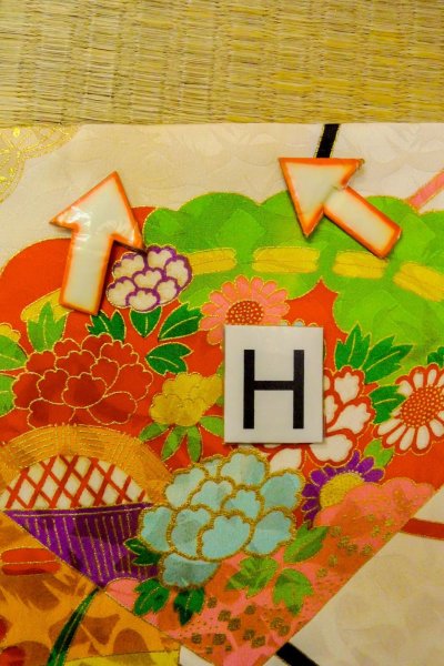 Photo20: O1225S Vintage Japanese kimono White Kimono for Girls for women / Silk. Peony (Grade C) (20)