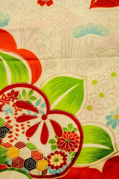 Photo7: O1225U Vintage Japanese kimono Off White Kimono for Girls for women / Silk. SAKURA cherry blossom (Grade C) (7)