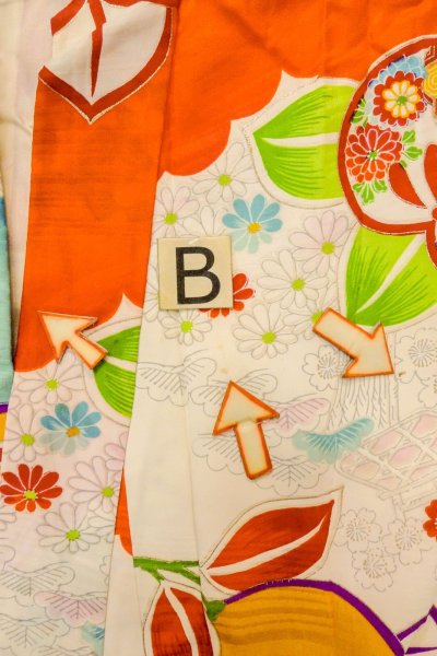 Photo14: O1225U Vintage Japanese kimono Off White Kimono for Girls for women / Silk. SAKURA cherry blossom (Grade C) (14)