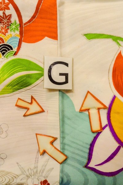 Photo18: O1225U Vintage Japanese kimono Off White Kimono for Girls for women / Silk. SAKURA cherry blossom (Grade C) (18)