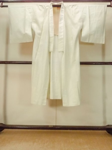 Photo1: O1225X Vintage Japanese kimono Off White JUBAN undergarment for women / Silk. Grass (Grade B) (1)