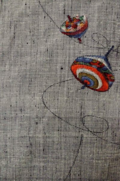 Photo3: Mint O1225Y Vintage Japanese kimono Gray TSUMUGI pongee for women / Silk., Japanese traditional spinning top pattern (Grade A) (3)