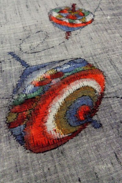 Photo9: Mint O1225Y Vintage Japanese kimono Gray TSUMUGI pongee for women / Silk., Japanese traditional spinning top pattern (Grade A) (9)