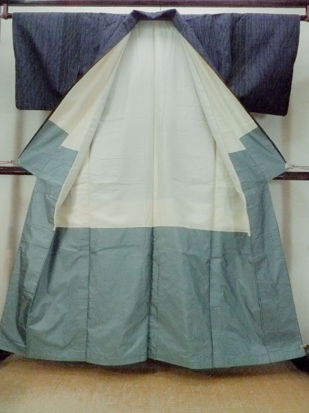Photo2: O1226C Vintage Japanese kimono Indigo Blue TSUMUGI pongee for women / Silk. Line (Grade C) (2)