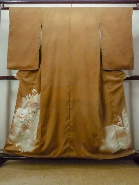 Photo1: P0109A Antique Japanese kimono Light Brown TOMESODE formal for women / Silk. Flower, The lining has holes or rips. There are some small holes. Aging deterioration. Base woven pattern: Threads roll pattern (Grade D) (1)