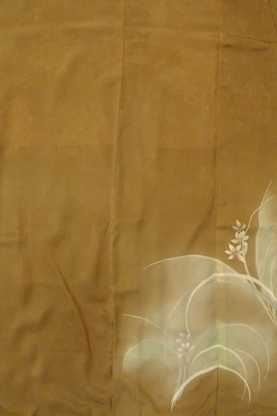 Photo5: P0109A Antique Japanese kimono Light Brown TOMESODE formal for women / Silk. Flower, The lining has holes or rips. There are some small holes. Aging deterioration. Base woven pattern: Threads roll pattern (Grade D) (5)