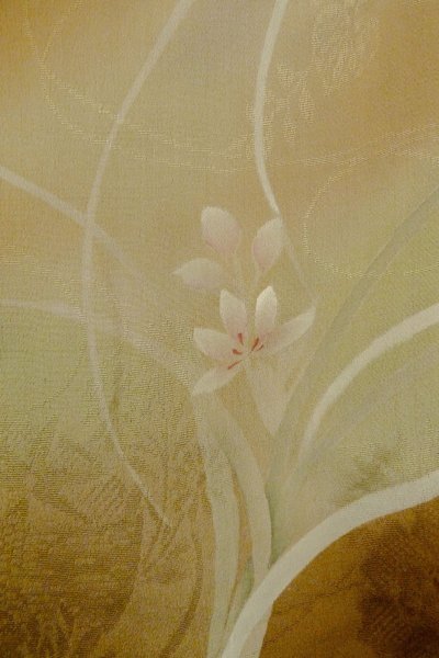 Photo9: P0109A Antique Japanese kimono Light Brown TOMESODE formal for women / Silk. Flower, The lining has holes or rips. There are some small holes. Aging deterioration. Base woven pattern: Threads roll pattern (Grade D) (9)