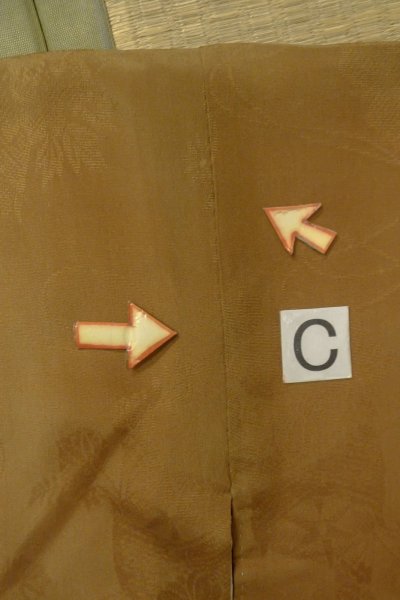 Photo21: P0109A Antique Japanese kimono Light Brown TOMESODE formal for women / Silk. Flower, The lining has holes or rips. There are some small holes. Aging deterioration. Base woven pattern: Threads roll pattern (Grade D) (21)