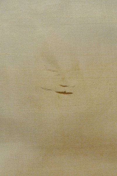 Photo27: P0109A Antique Japanese kimono Light Brown TOMESODE formal for women / Silk. Flower, The lining has holes or rips. There are some small holes. Aging deterioration. Base woven pattern: Threads roll pattern (Grade D) (27)