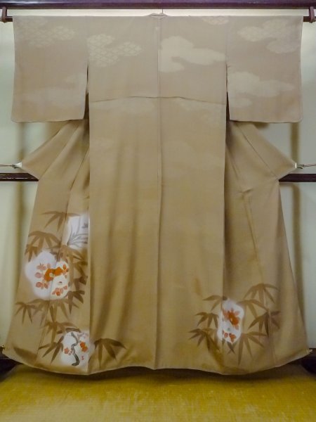 Photo1: P0109B Antique Japanese kimono Pale Brown TOMESODE formal for women / Silk. Flower (Grade C) (1)