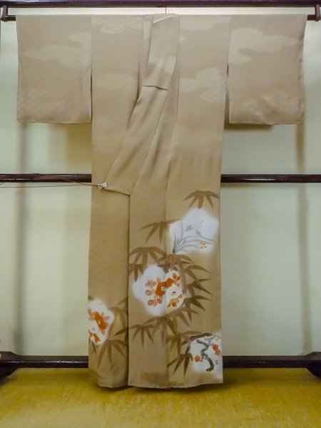 Photo2: P0109B Antique Japanese kimono Pale Brown TOMESODE formal for women / Silk. Flower (Grade C) (2)