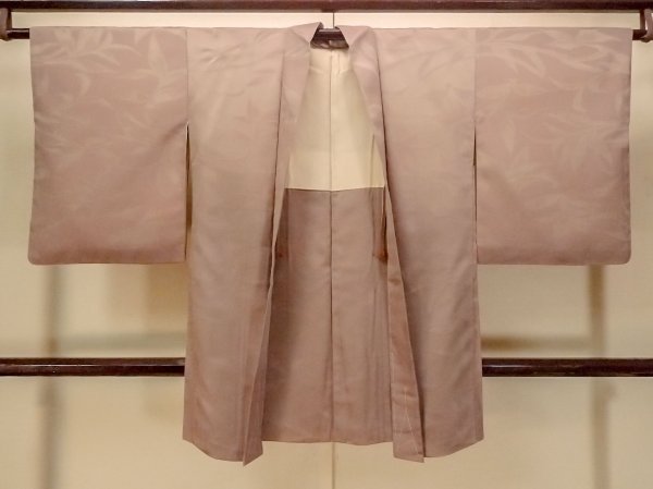 Photo1: P0109C Vintage Japanese kimono Light Grayish Pink HAORI short jacket for women / Silk. Arabesque vine (Grade C) (1)