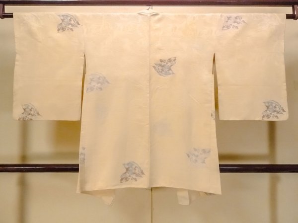 Photo2: P0109D Vintage Japanese kimono Ivory HAORI short jacket for women / Silk. Leaf (Grade C) (2)