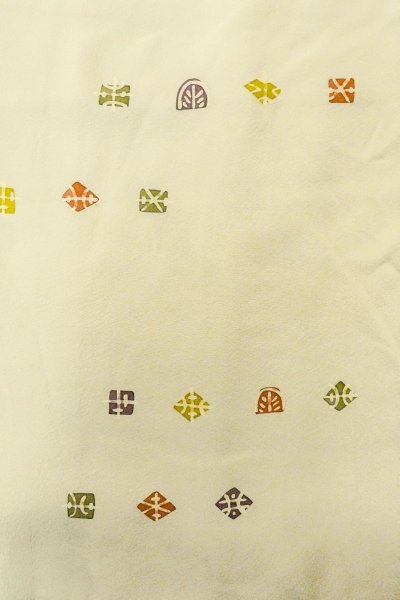 Photo4: P0109F Vintage Japanese kimono Pale Greenish Gray HAORI short jacket for women / Silk. Abstract pattern (Grade C) (4)