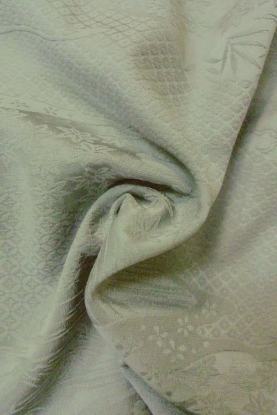 Photo11: P0109I Vintage Japanese kimono Pale Grayish Light Blue HAORI short jacket for women / Silk., Base woven pattern: mountains, river, stream, Crossed circles, Dapple pattern (Grade C) (11)