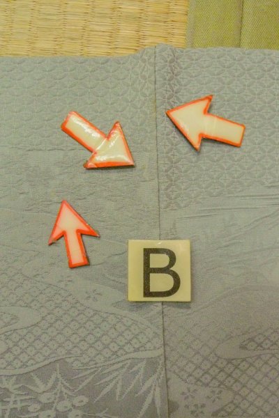 Photo15: P0109I Vintage Japanese kimono Pale Grayish Light Blue HAORI short jacket for women / Silk., Base woven pattern: mountains, river, stream, Crossed circles, Dapple pattern (Grade C) (15)