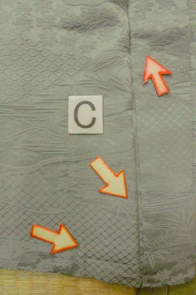 Photo16: P0109I Vintage Japanese kimono Pale Grayish Light Blue HAORI short jacket for women / Silk., Base woven pattern: mountains, river, stream, Crossed circles, Dapple pattern (Grade C) (16)