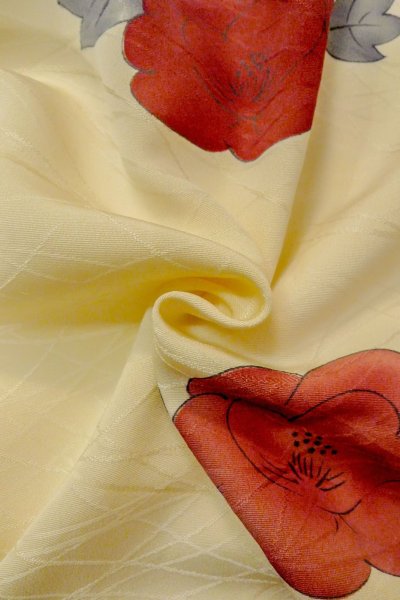 Photo11: P0109K Vintage Japanese kimono Shiny Ivory HAORI short jacket for women / Silk. Camellia (Grade B) (11)