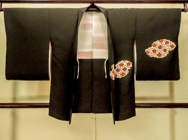 Photo1: Mint P0109L Vintage Japanese kimono Black HAORI short jacket for women / Silk. Chrysanthemum (Grade A) (1)