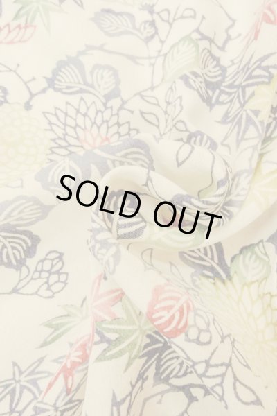Photo11: P0109M Vintage Japanese kimono Off White HAORI short jacket for women / Silk. Chrysanthemum (Grade C) (11)