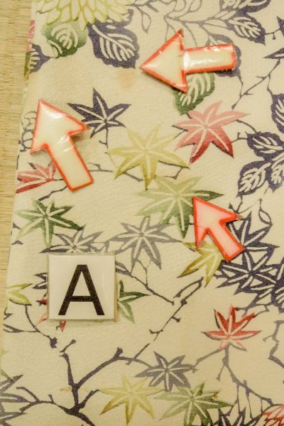 Photo14: P0109M Vintage Japanese kimono Off White HAORI short jacket for women / Silk. Chrysanthemum (Grade C) (14)