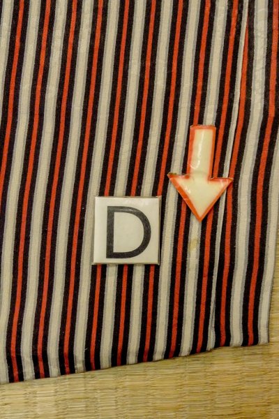 Photo14: P0109R Vintage Japanese kimono Vivid Red HAORI short jacket for women / Silk. Stripes (Grade D) (14)