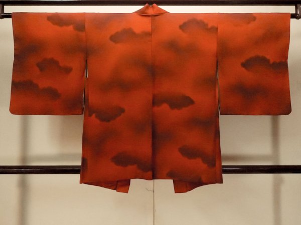Photo2: P0109S Vintage Japanese kimono Vivid Vermilion HAORI short jacket for women / Silk. Cloud (Grade B) (2)