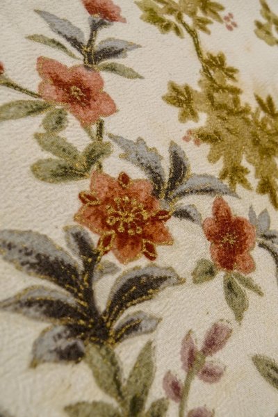 Photo8: P0109T Vintage Japanese kimono White HAORI short jacket for women / Silk. Flower (Grade C) (8)