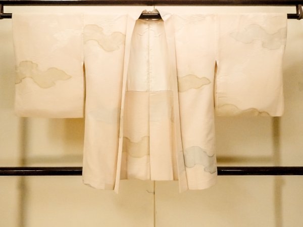 Photo1: P0109V Vintage Japanese kimono Light Pink HAORI short jacket for women / Silk. Gap in a cloud (Grade C) (1)