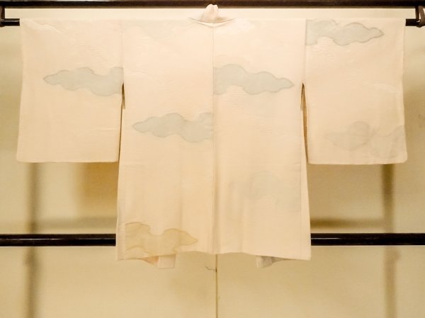Photo2: P0109V Vintage Japanese kimono Light Pink HAORI short jacket for women / Silk. Gap in a cloud (Grade C) (2)
