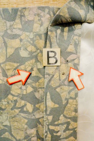 Photo15: P0109W Vintage Japanese kimono Light Grayish Light Blue HAORI short jacket for women / Silk. Abstract pattern (Grade C) (15)