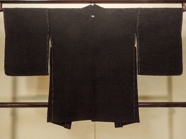 Photo2: P0110D Vintage Japanese kimono Black HAORI short jacket for women / Silk. (Grade B) (2)