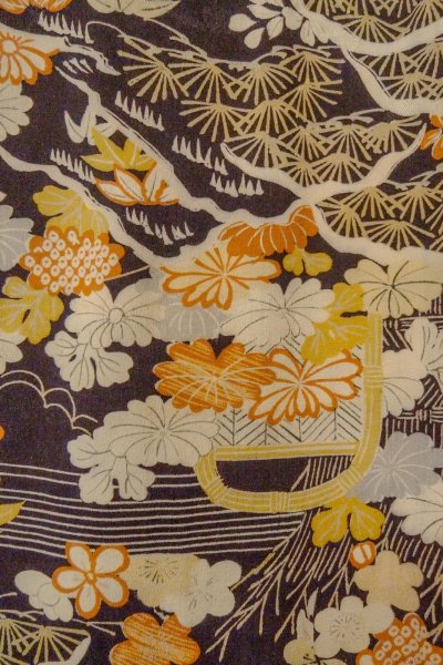 Photo6: P0120B Antique Japanese kimono Dark Wisteria HAORI short jacket for women / Silk. Chrysanthemum (Grade C) (6)