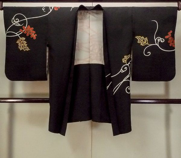 Photo1: Mint P0120E Antique Japanese kimono Black HAORI short jacket for women / Silk. Ivy (Grade A) (1)