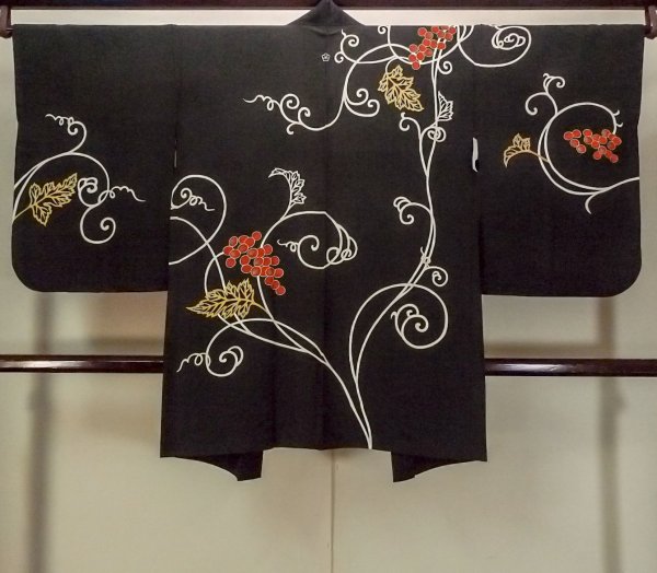 Photo2: Mint P0120E Antique Japanese kimono Black HAORI short jacket for women / Silk. Ivy (Grade A) (2)