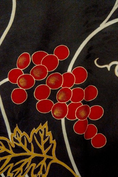 Photo7: Mint P0120E Antique Japanese kimono Black HAORI short jacket for women / Silk. Ivy (Grade A) (7)