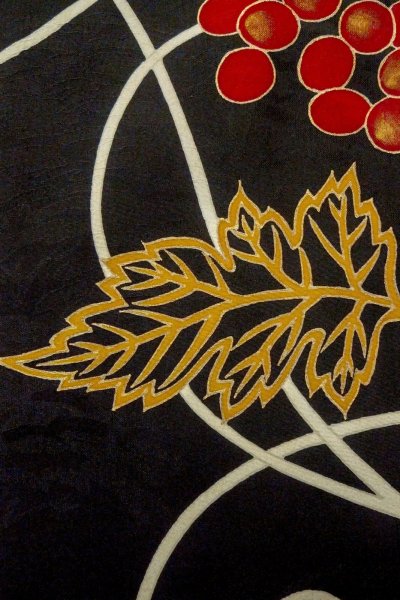 Photo8: Mint P0120E Antique Japanese kimono Black HAORI short jacket for women / Silk. Ivy (Grade A) (8)