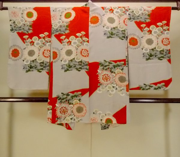 Photo2: P0120H Antique Japanese kimono Pale Gray HAORI short jacket for women / Silk. Peony, More damages. (Grade C) (2)